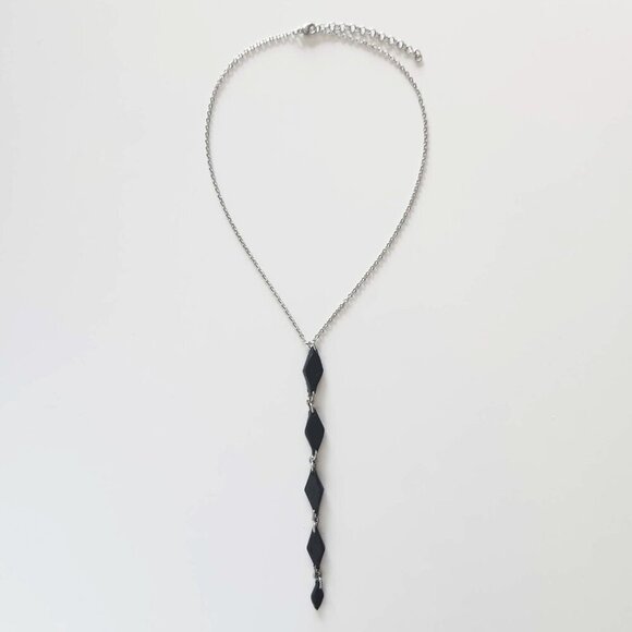 Gothic black diamond-shaped rosary necklace with a small silver chain - Picture 7 of 8